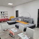 Silver Dream Apartmanhaz * Ντέμπρετσεν
